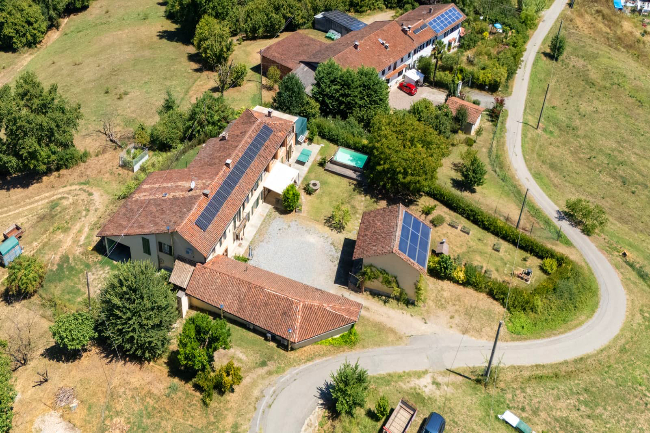 18th century ancient retreat located in Paradise