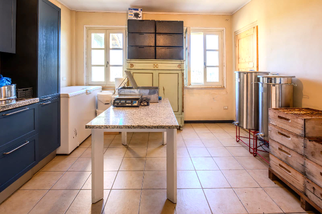 18th century ancient retreat located in Paradise