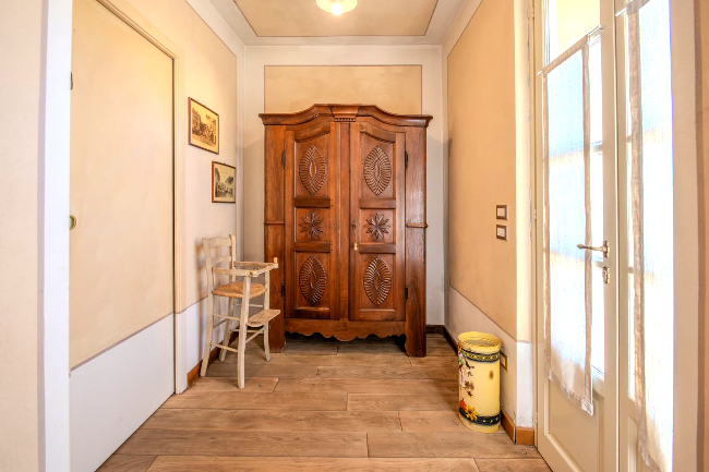 18th century ancient retreat located in Paradise