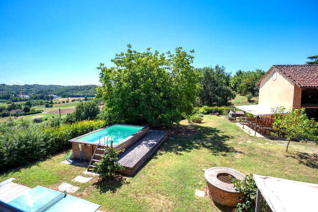 18th century ancient retreat located in Paradise