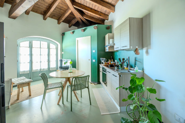 18th century ancient retreat located in Paradise