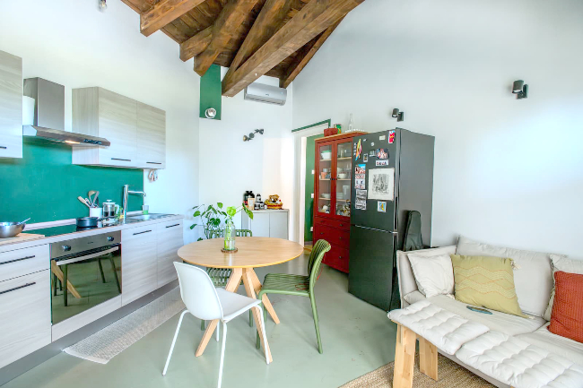 18th century ancient retreat located in Paradise