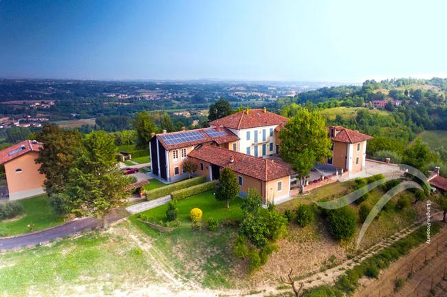 Unique wine property in stunning position