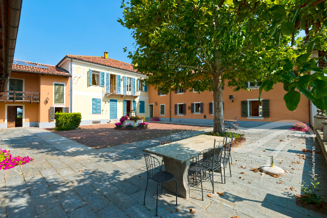 Unique wine property in stunning position