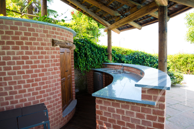 Unique wine property in stunning position