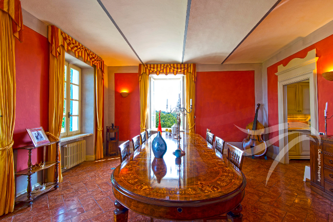 Unique wine property in stunning position