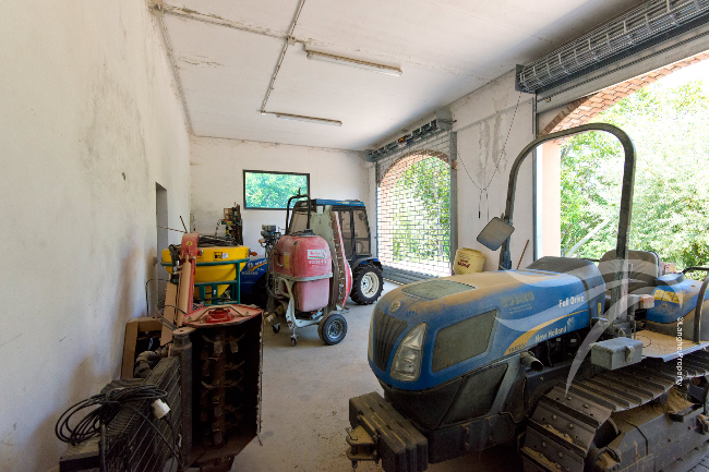 Unique wine property in stunning position