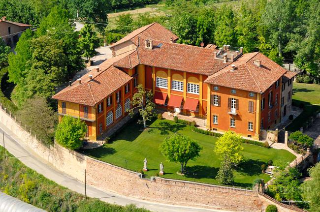 Luxury villa in beautiful position