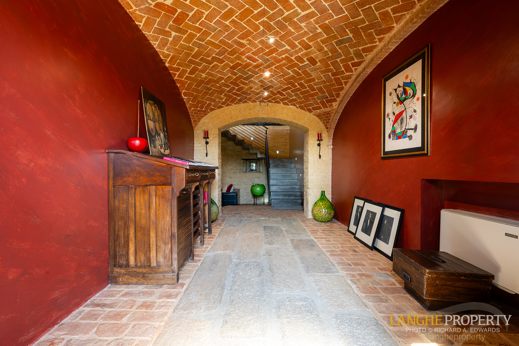 A luxury Italian country home where beauty, comfort, and nature meet