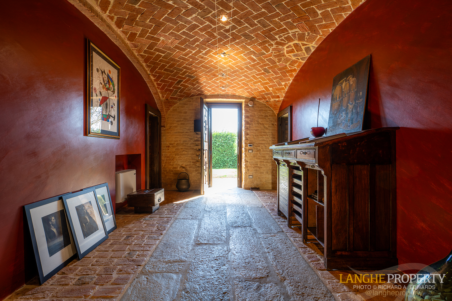 A luxury Italian country home where beauty, comfort, and nature meet