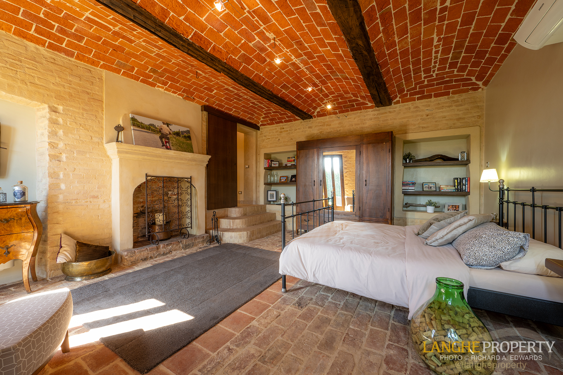 A luxury Italian country home where beauty, comfort, and nature meet