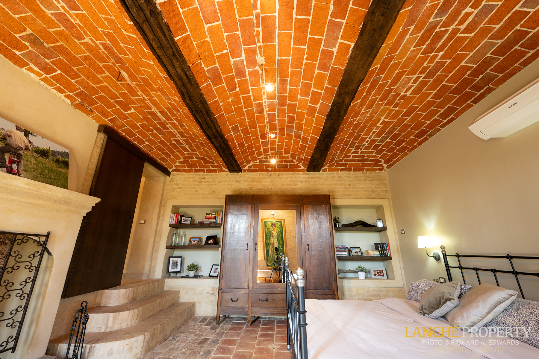 A luxury Italian country home where beauty, comfort, and nature meet