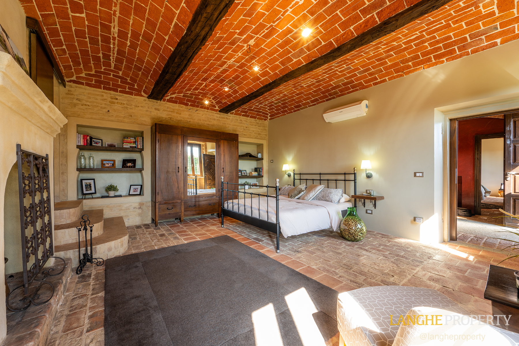 A luxury Italian country home where beauty, comfort, and nature meet