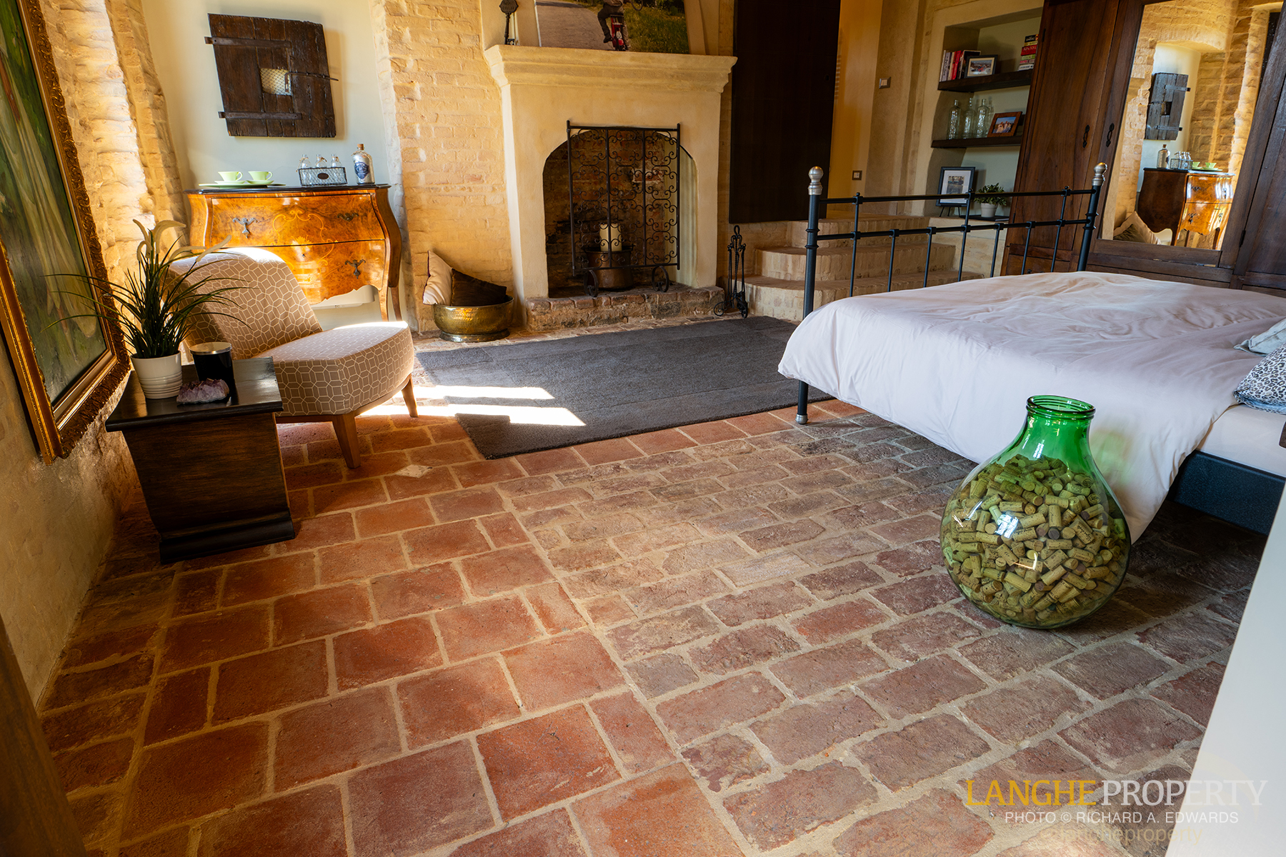 A luxury Italian country home where beauty, comfort, and nature meet