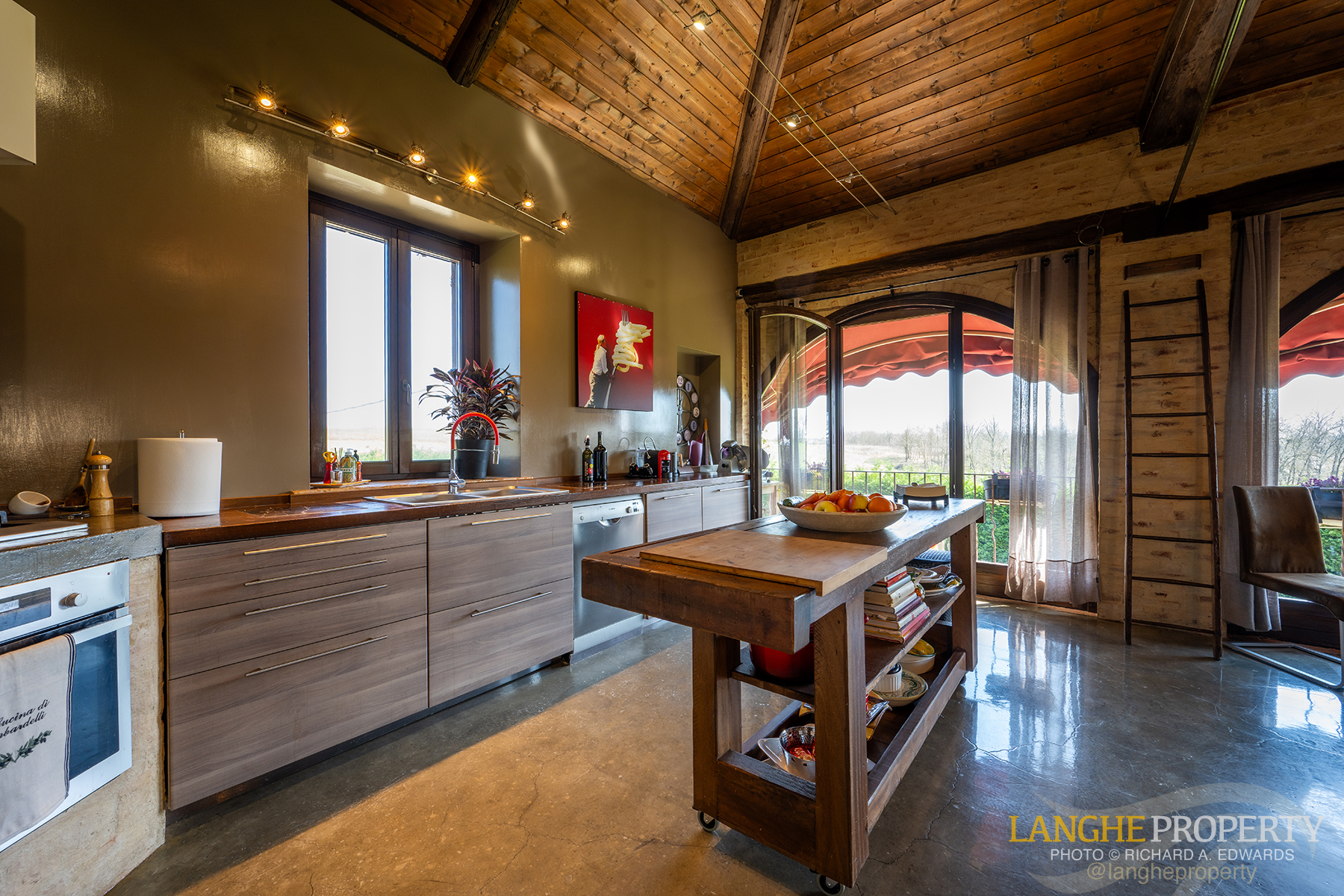 A luxury Italian country home where beauty, comfort, and nature meet