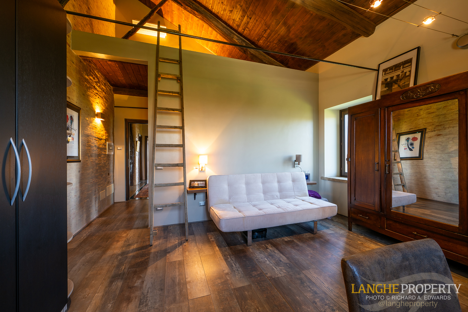 A luxury Italian country home where beauty, comfort, and nature meet