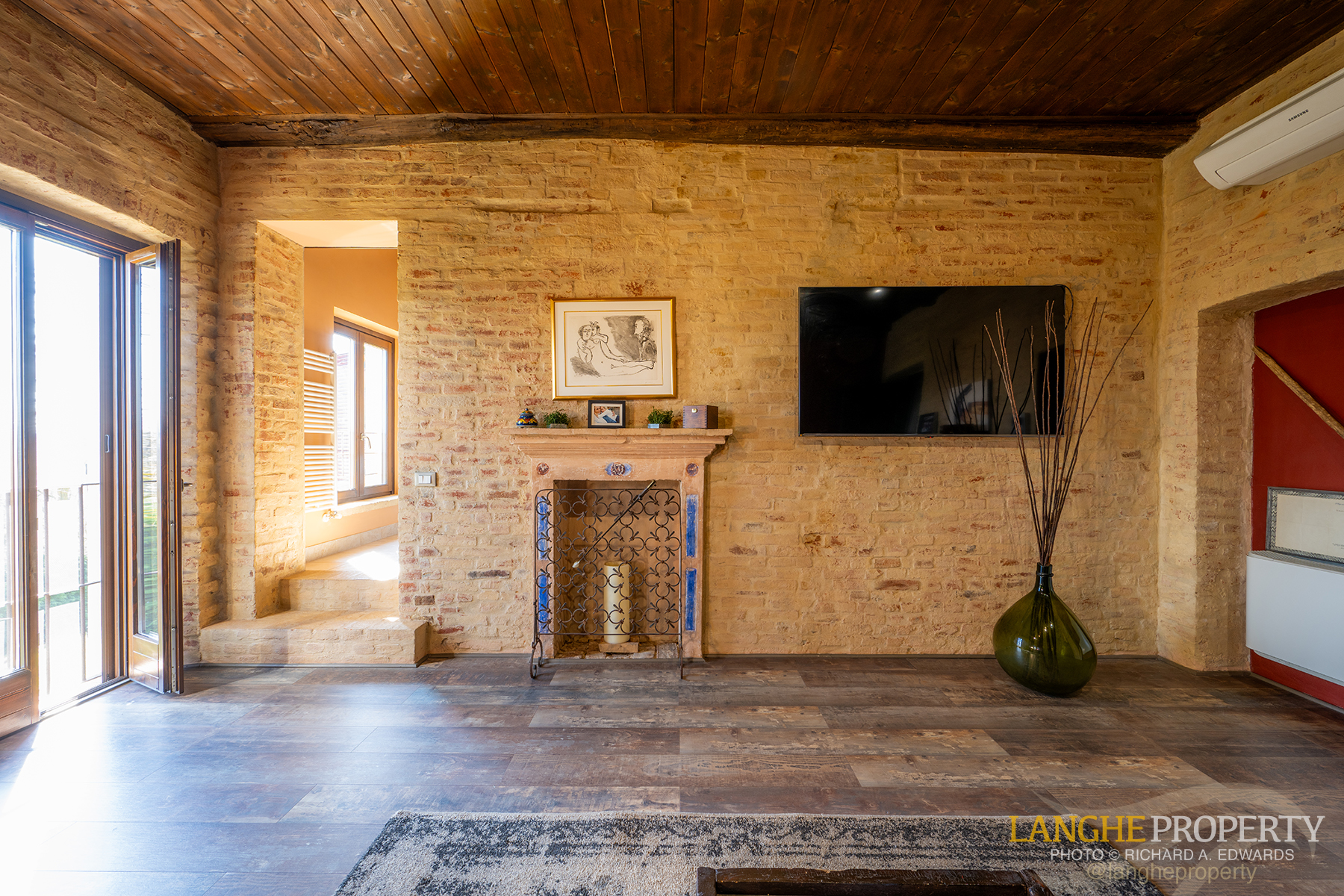 A luxury Italian country home where beauty, comfort, and nature meet