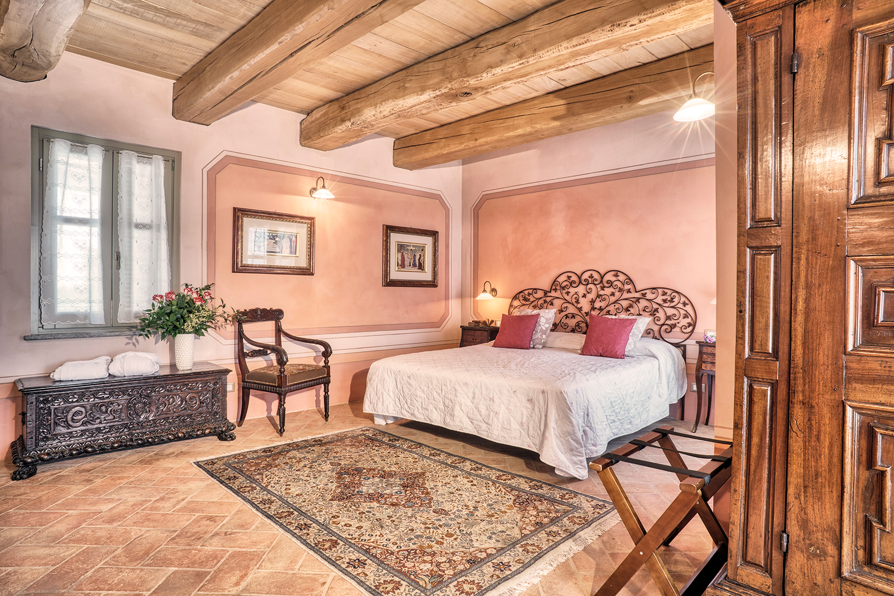 Luxury B&B & restaurant close to Alba