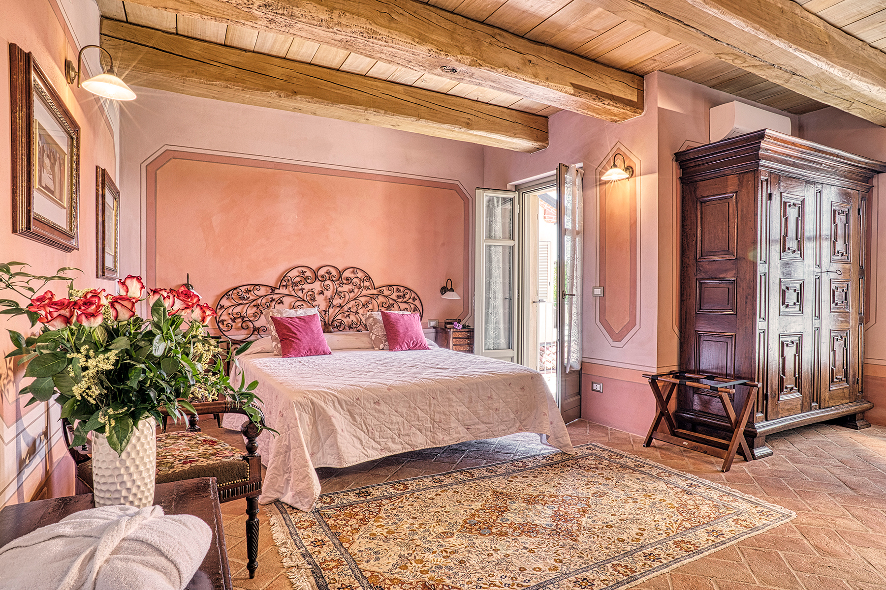 Luxury B&B & restaurant close to Alba