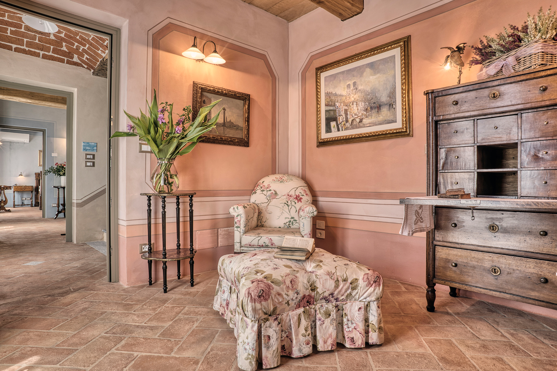 Luxury B&B & restaurant close to Alba