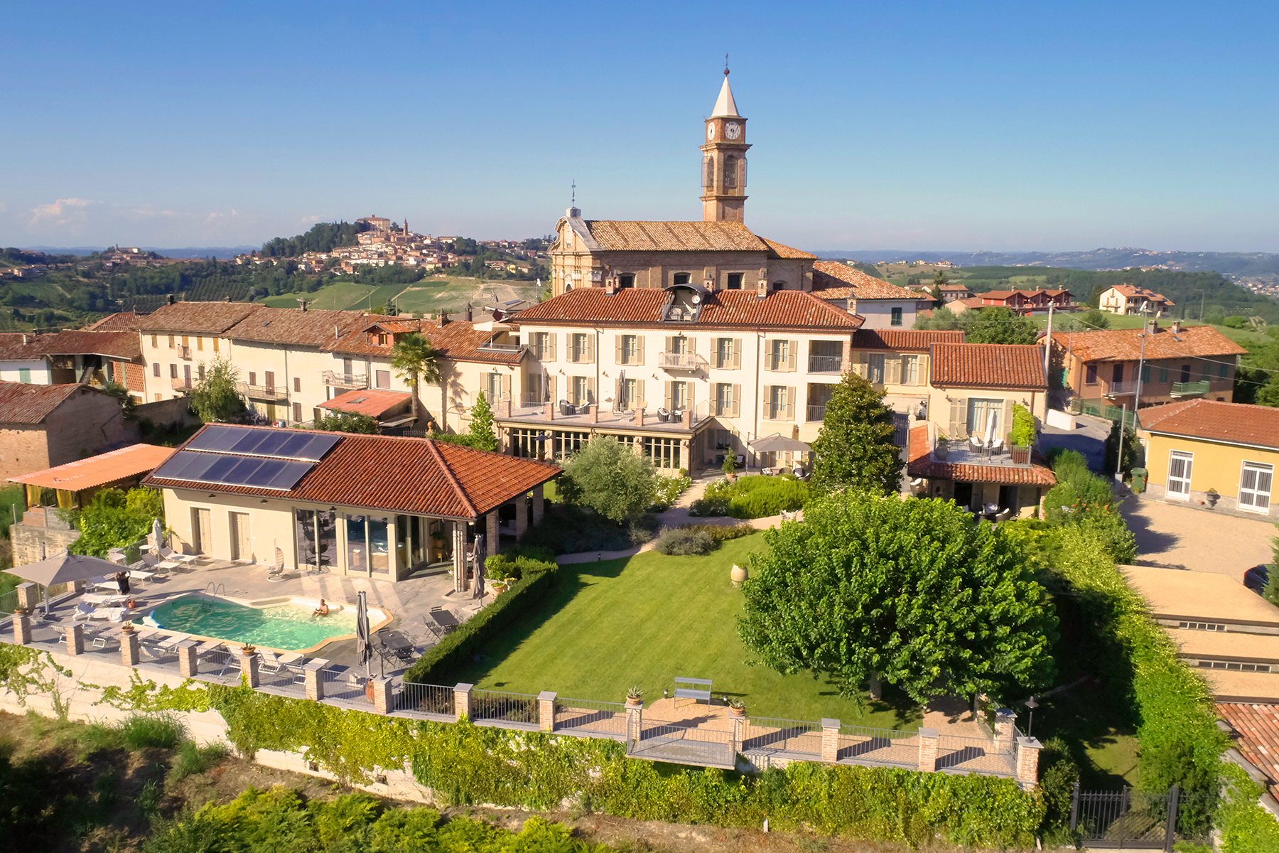 Luxury B&B & restaurant close to Alba