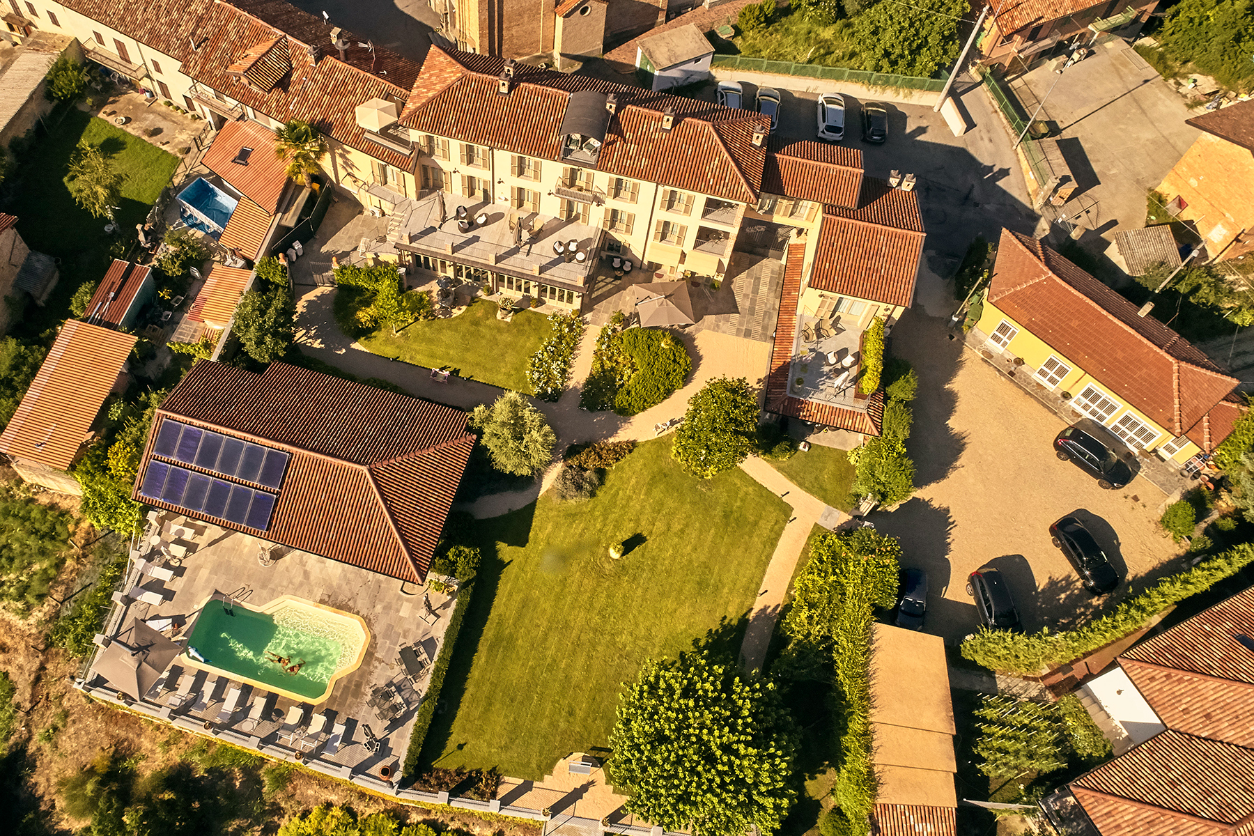 Luxury B&B & restaurant close to Alba