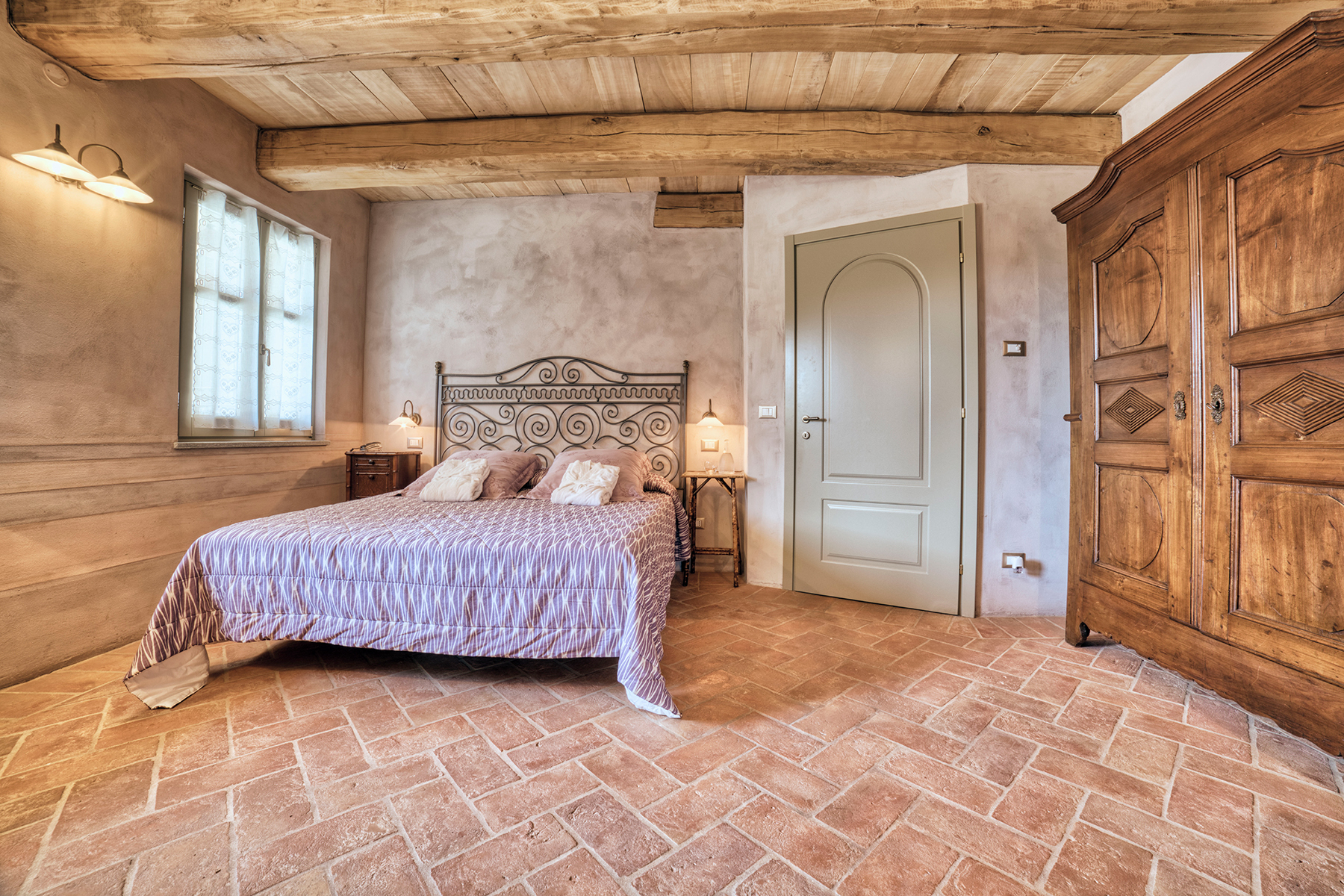 Luxury B&B & restaurant close to Alba